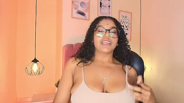 Afroditaa_19 élő XXX-chatje