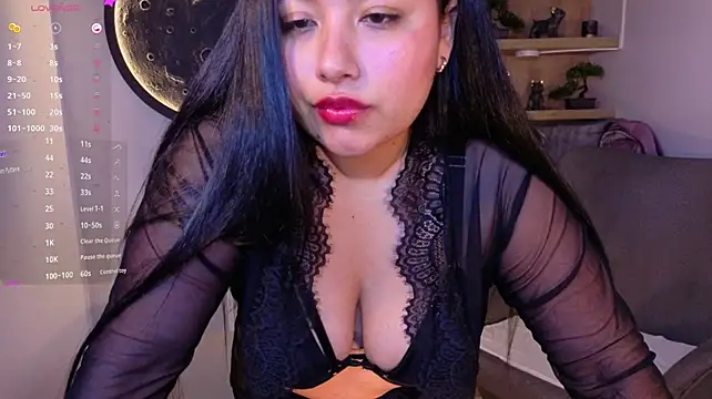 Hinata_98 élő XXX-chatje