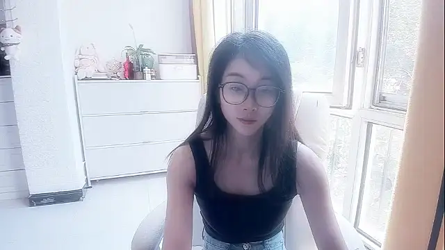 NIAN-er Adlı Modelin Canlı XXX Sohbeti