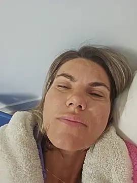 FeliciaKrige Adlı Modelin Canlı XXX Sohbeti