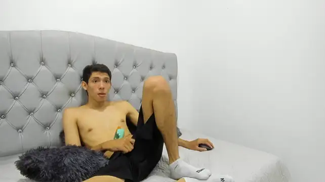Show modela Nico_Wolff na web-kameri