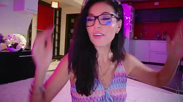 Chat +18 de MissSmiley26 ao vivo