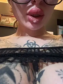 bambival123 élő XXX-chatje