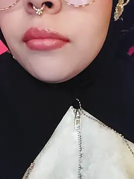 Elinaax Adlı Modelin Canlı XXX Sohbeti