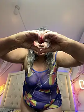 Lucy_Milf_474's Live XXX Chat