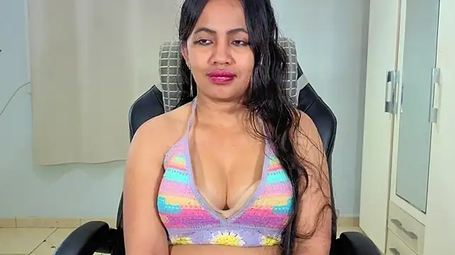 FannyXhot élő XXX-chatje
