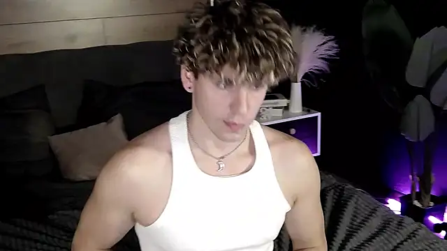 Chatroom XXX en direct de ConnorBlake