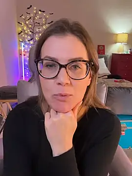 دردشة MaiseKnox الجنسية المباشرة