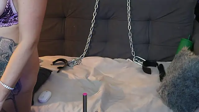 LauraColour's Live XXX Chat