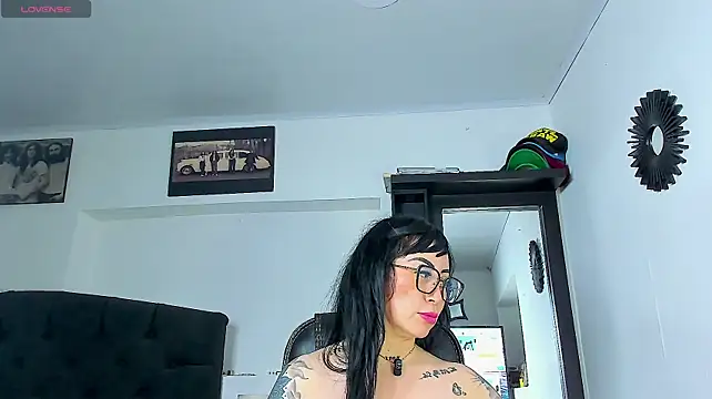 Vicky_hotmilf 라이브 XXX 채팅