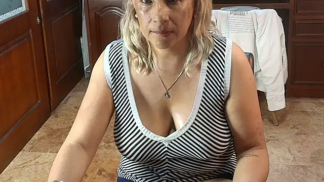 MonserratGray live XXX chat