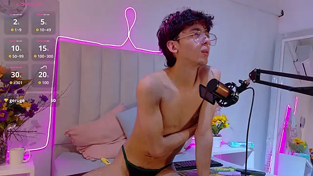 Twink_Sebas7 live XXX chat