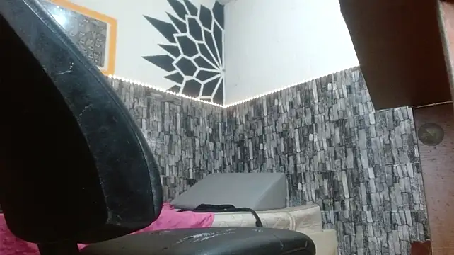 stripnolimitsn Live XXX chat