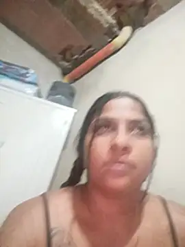 צ'אט XXX בשידור חי של Giselabrunette25