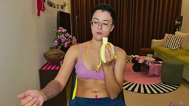 Chatroom XXX en direct de SashaNotFound