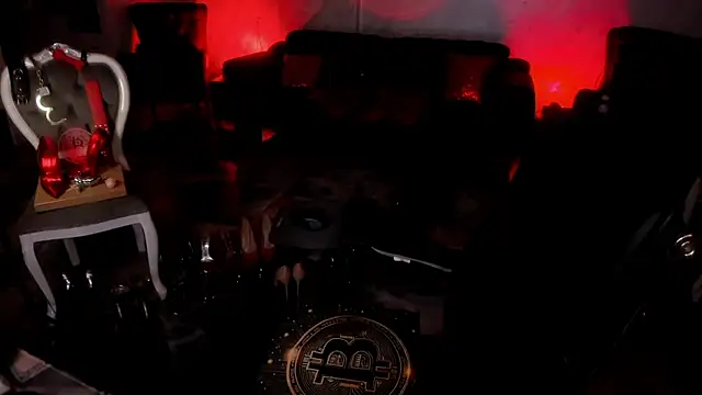 FinDomGod's Live XXX Chat