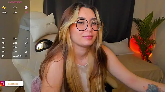 dakottaa_ Chat XXX in diretta