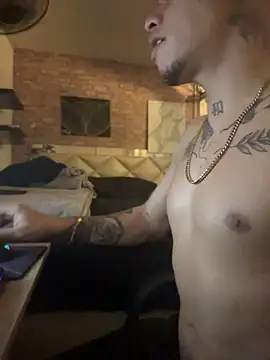 AlphaMasterXxx élő XXX-chatje