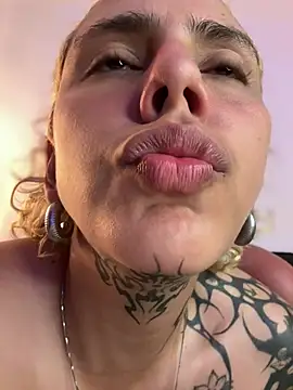 Velvet1_ – Naživo XXX chat