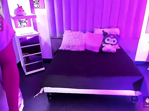DANNa-SOFn Live XXX chat