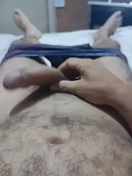 NAUFRAGO_17CM: διαδικτυακό σόου στην κάμερα
