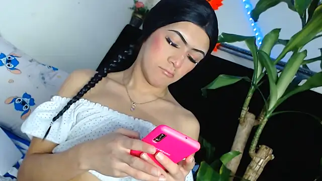 NathalialLooesn Live XXX chat