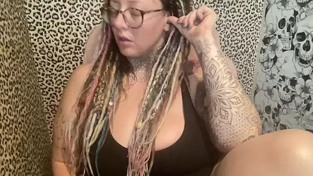 Aubrey-18XXn Live XXX chat