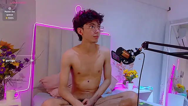 دردشة Twink_Sebas7 الجنسية المباشرة