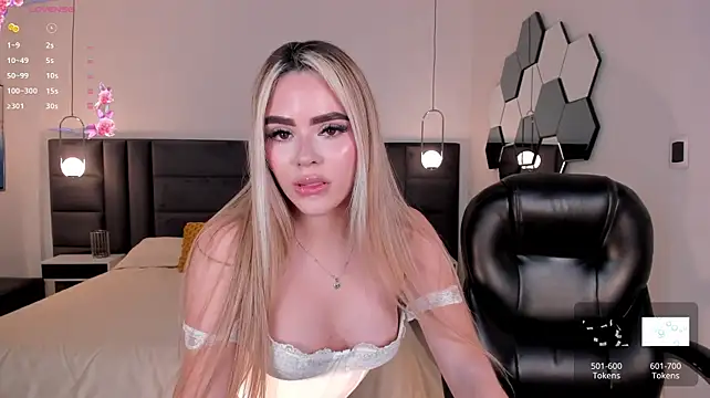 צ'אט XXX בשידור חי של JuanitaClay