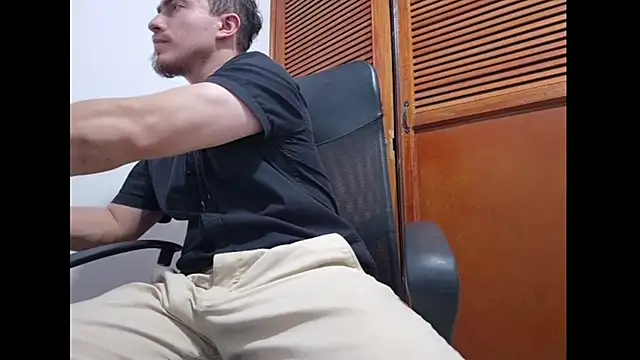 دردشة TouchDaddy4 الجنسية المباشرة
