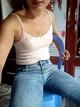 Sopia-a Adlı Modelin Canlı XXX Sohbeti