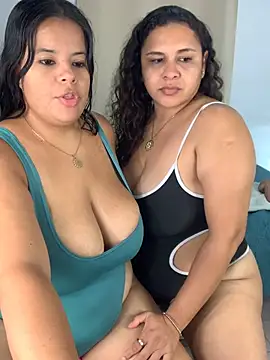 twocurvylatins' Webcam Show