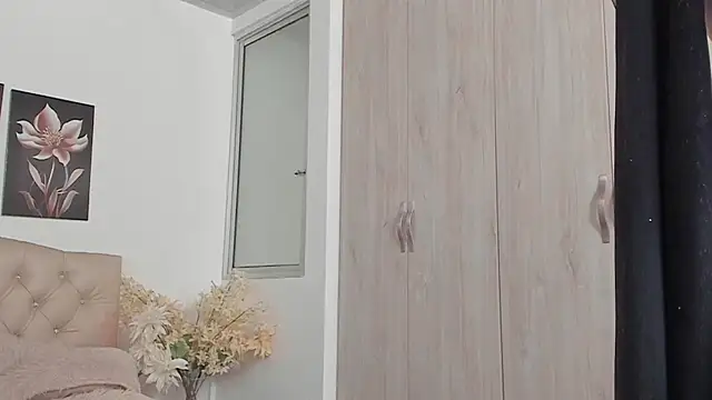 pinky_f00x Chat XXX live