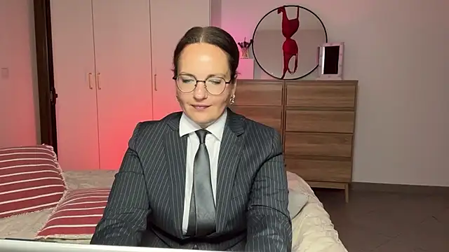 UnderWundern Live XXX chat