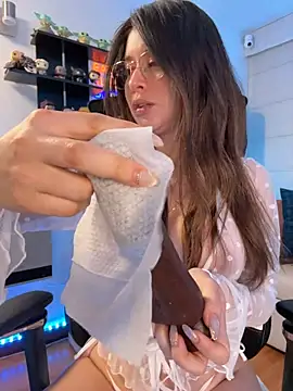 צ'אט XXX בשידור חי של Sharon_07