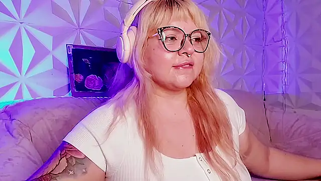 Онлайн чат XXX Satyn_doll