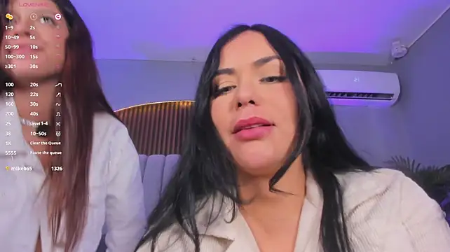 emperatriz_reyes Adlı Modelin Canlı XXX Sohbeti