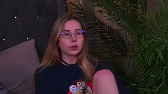 -SaraBlack-n Live XXX chat