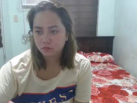 Chat XXX ao vivo de Hello_Kiffy69