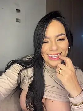 Miah_gomez_ Chat XXX in diretta
