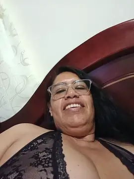 Emilif_ Show in webcam