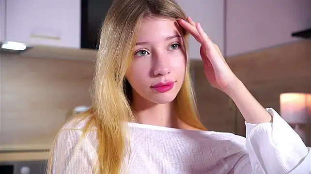 SunnivaCovil Chat XXX in diretta