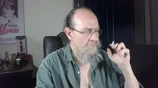 Uncle_Hottien Live XXX chat