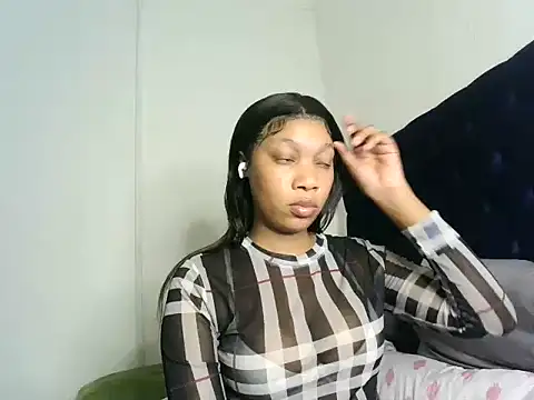 LustyBerryn Live XXX chat