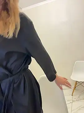 XXX chat uživo modela AinyrVixxen