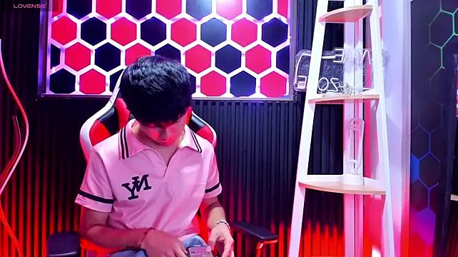 Mathyw_Mont Chat XXX live