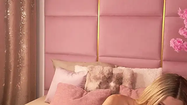 Elliblue Chat XXX live