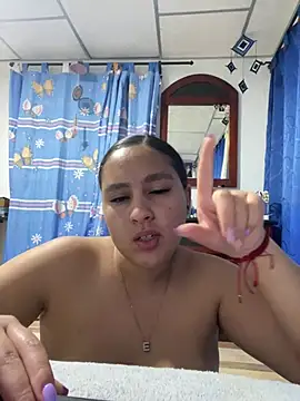 צ'אט XXX בשידור חי של Selene_Voon_