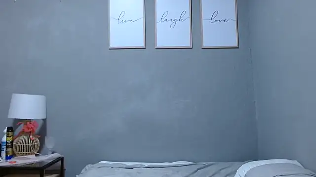 Sonyasays live XXX chat
