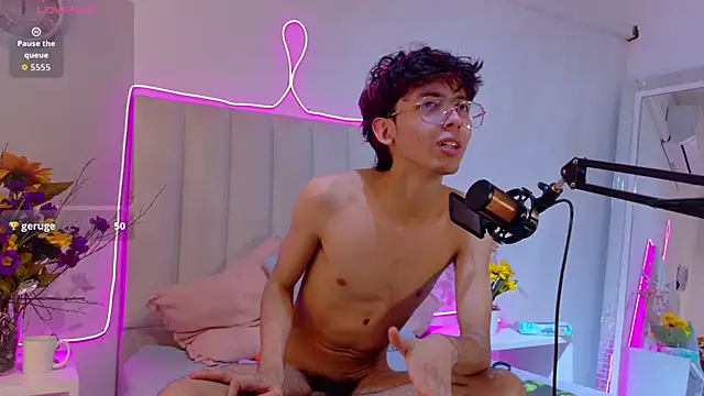 Chat +18 de Twink_Sebas7 ao vivo